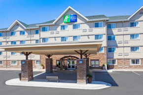 Отель Holiday Inn Express Hotel & Suites Uptown Fredericton, an IHG Hotel  Фредериктон